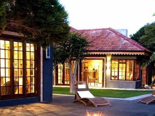 Гостиница Singa Lodge - Lion Roars Hotels & Lodge в Порт-Элизабет