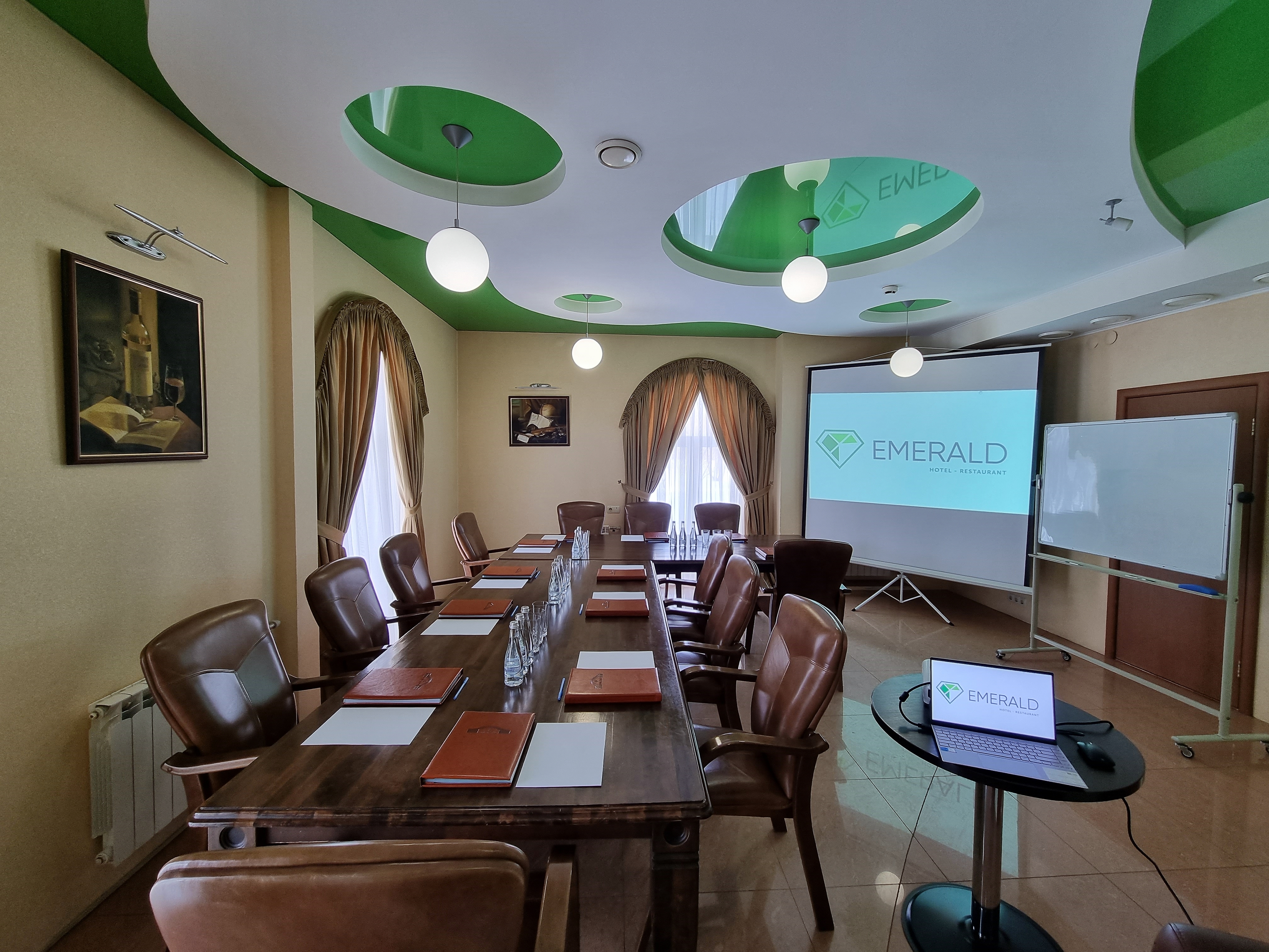 Фото Эмеральд