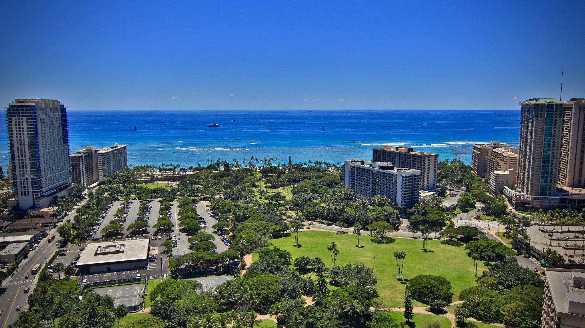 Фото Holiday Inn Express Waikiki, an Ihg Hotel