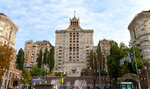 House with a star (Khreschatyk Street, 25), landmark, attraction