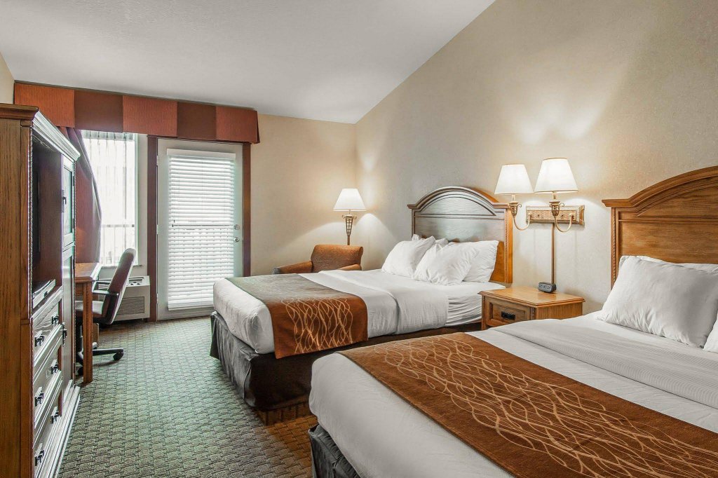 Фото Kathryn Riverfront Inn, Ascend Hotel Collection