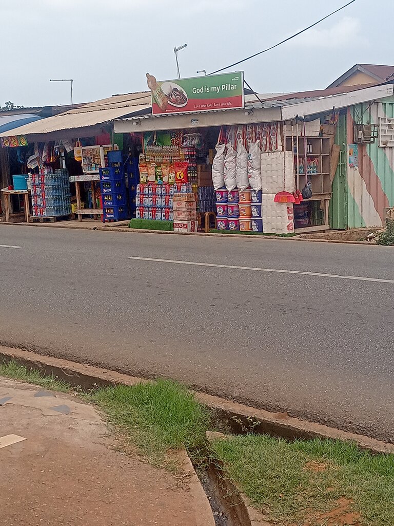 Supermarket God is piller, Accra, photo