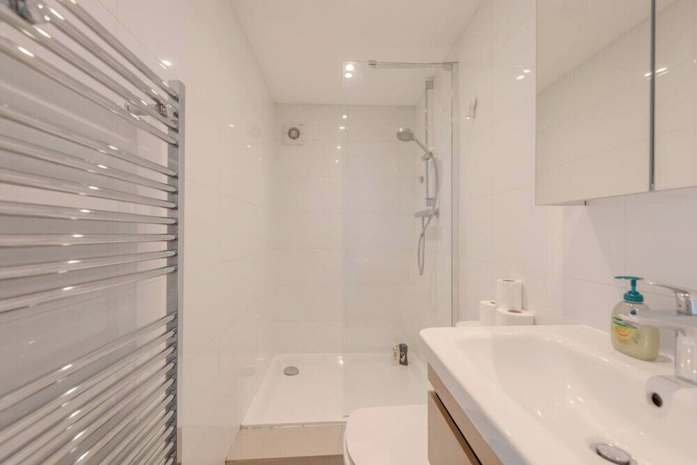 Фото Chic & Contemporary 3bd Flat - Barnes!