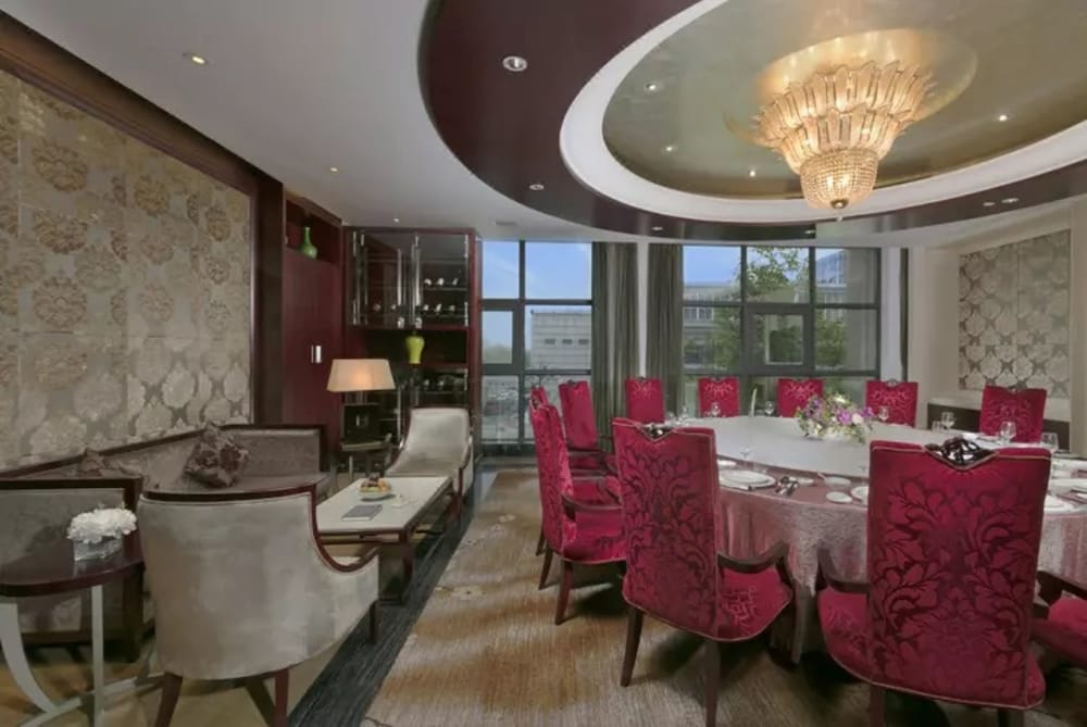 Фото Maison New Century Hotel Cixi