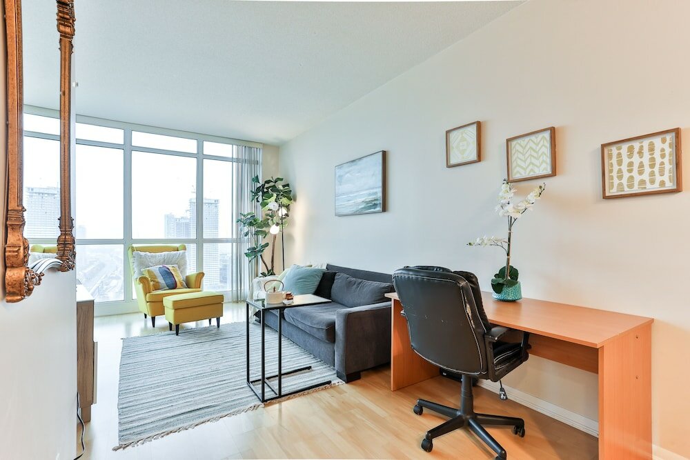 Фото Vibrant Urban Condo 2Bed 2Bath