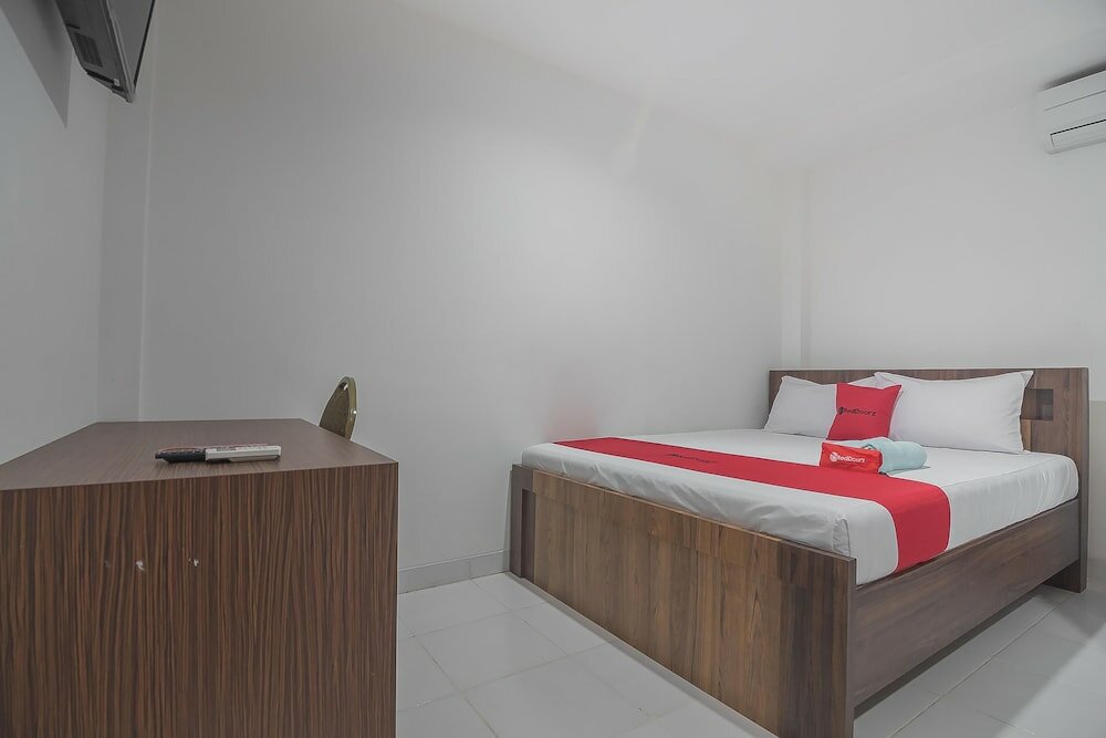 Фото RedDoorz near Living Plaza Balikpapan