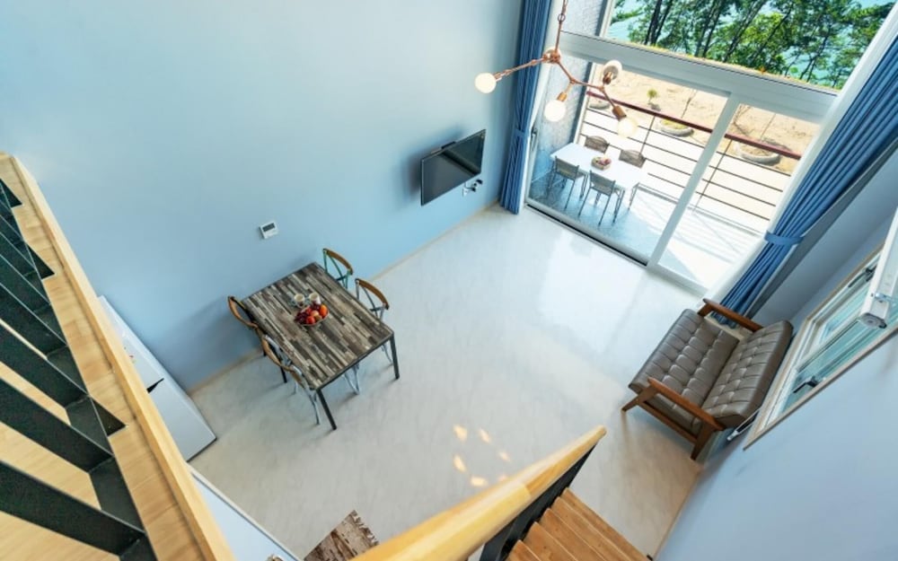 Фото Yeosu Beach Castle Pension