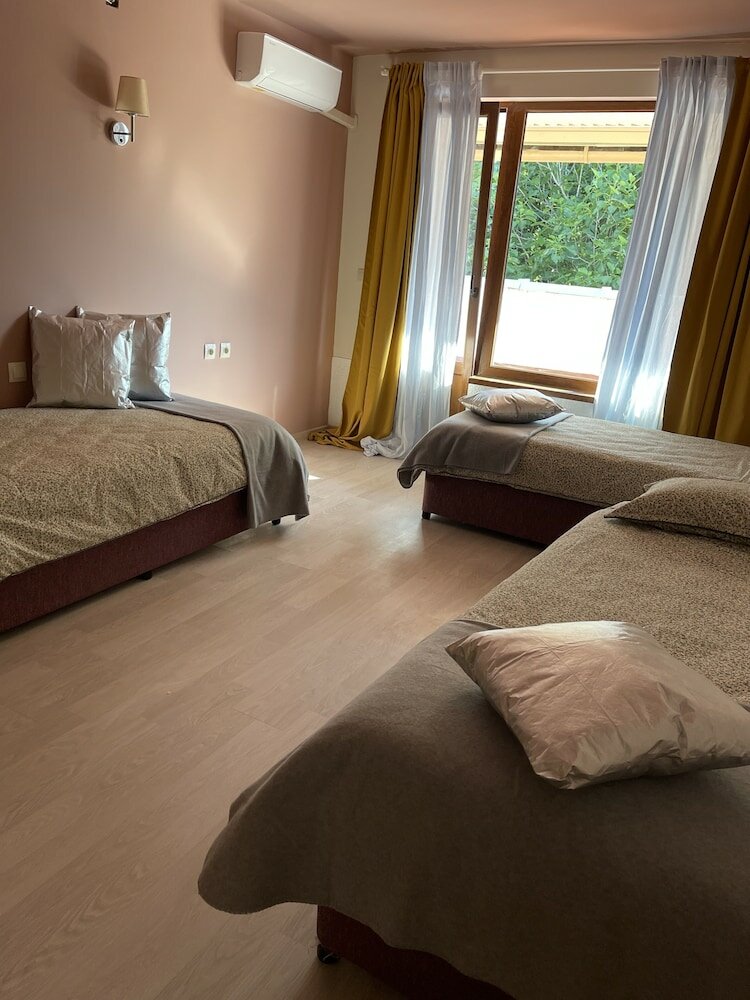 Фото Amadina Garden