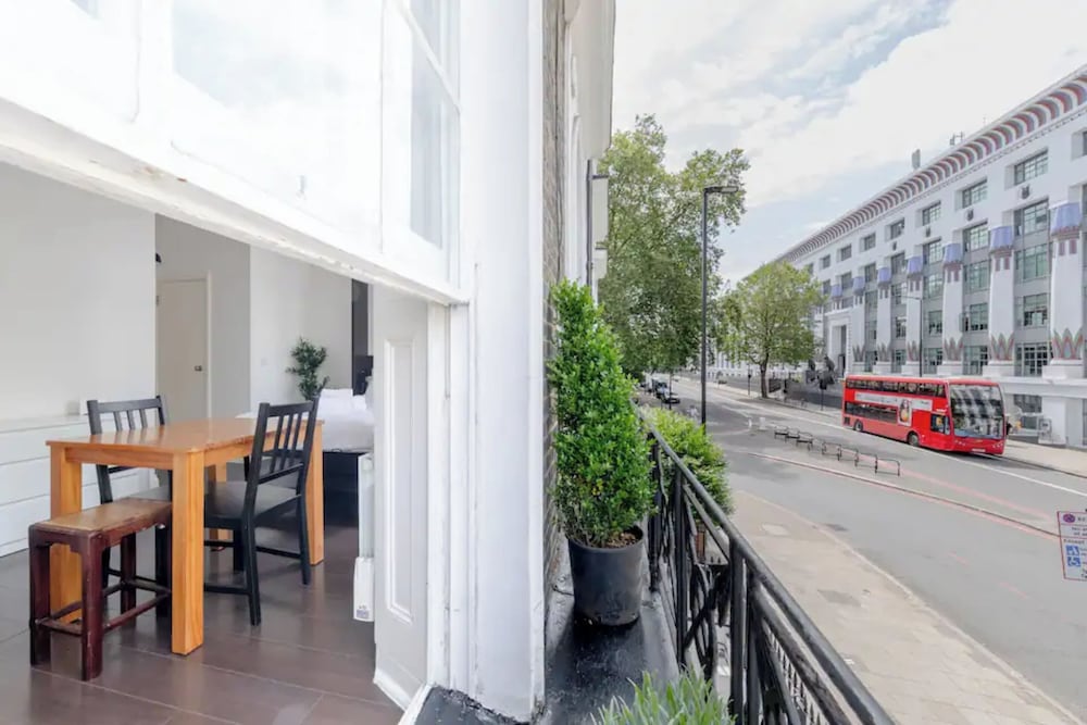 Фото Incredibly Located Studio Flat - Camden Town