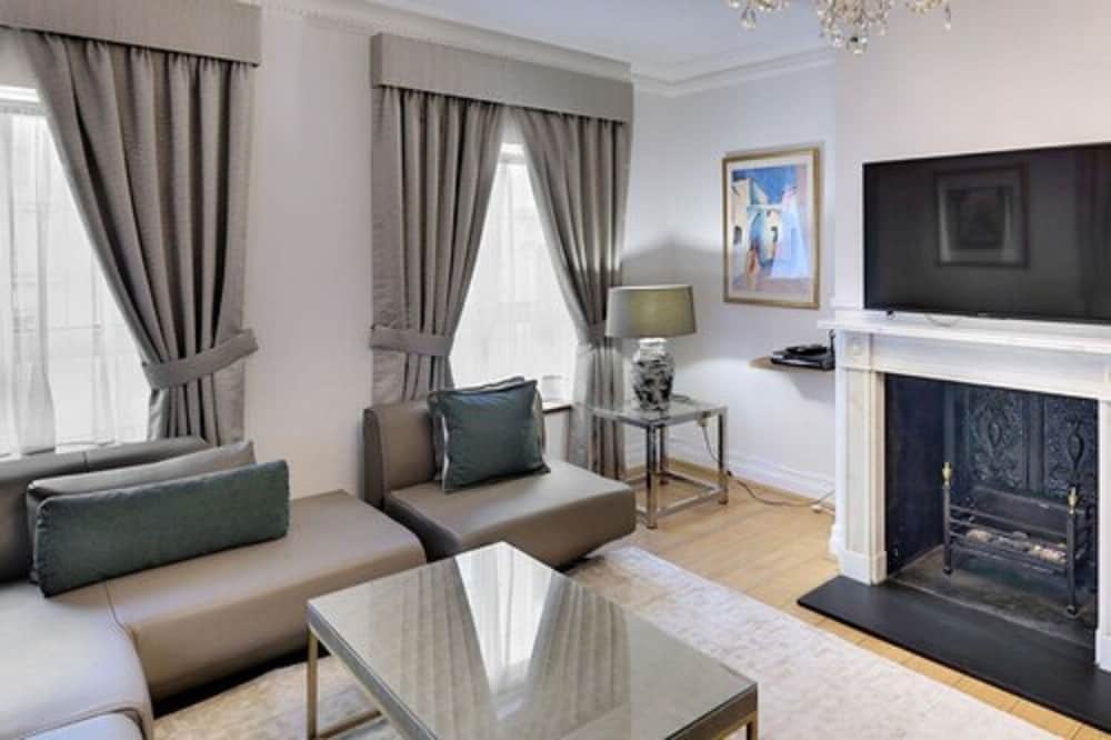 Фото Carlton Court - Mayfair