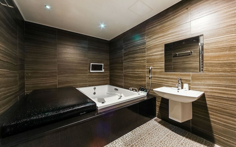 Фото Busan Hwamyeong-dong Abba