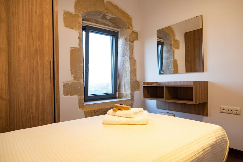 Фото Traditional Villa in Fres