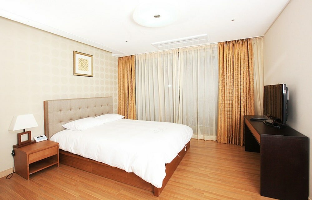 Фото High1 Condominium