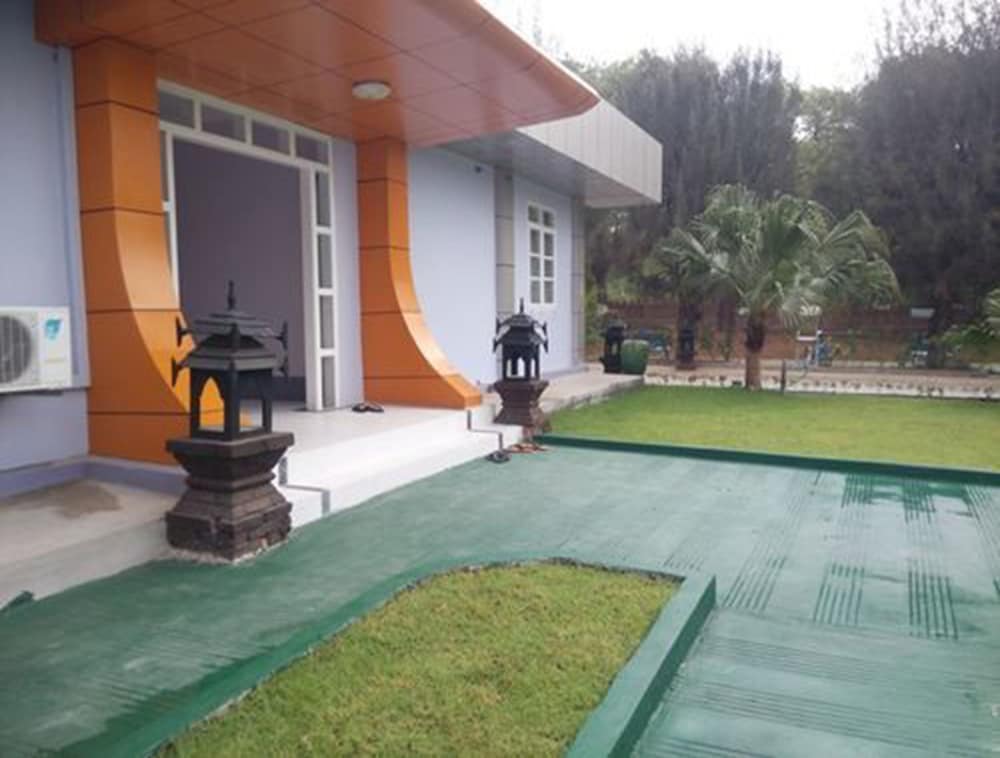 Фото The Floral Breeze Wun Zin Hotel