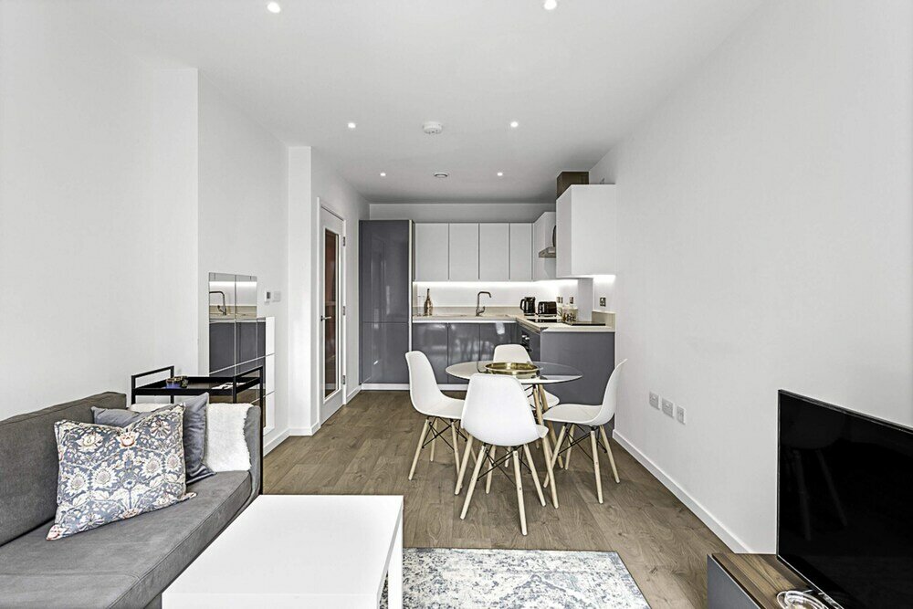 Фото Stylish Flat In Battersea Reach