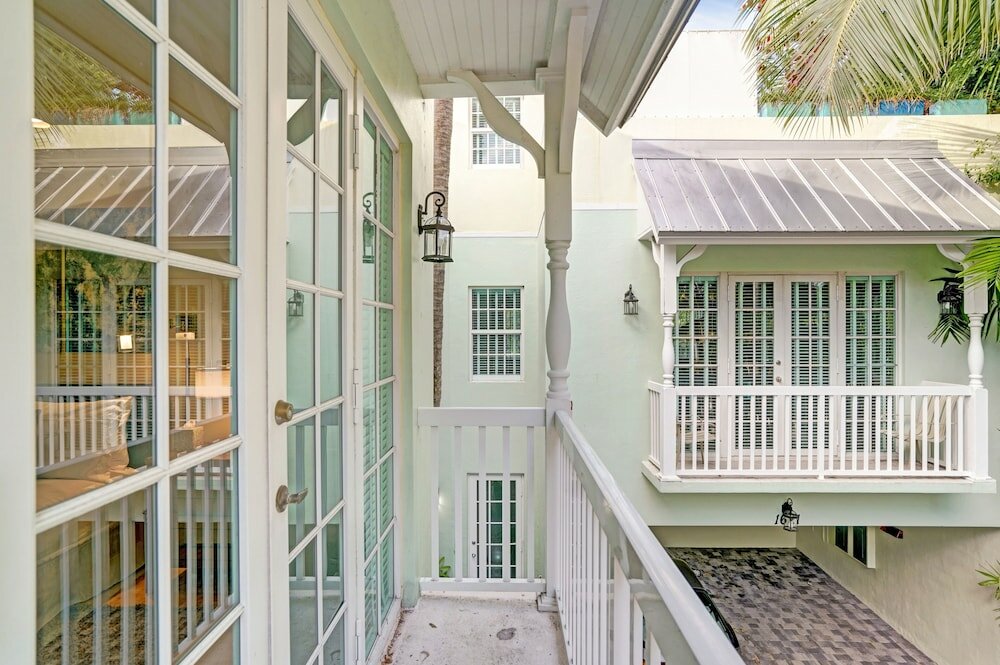 Фото Fabulous 4br home close to beach