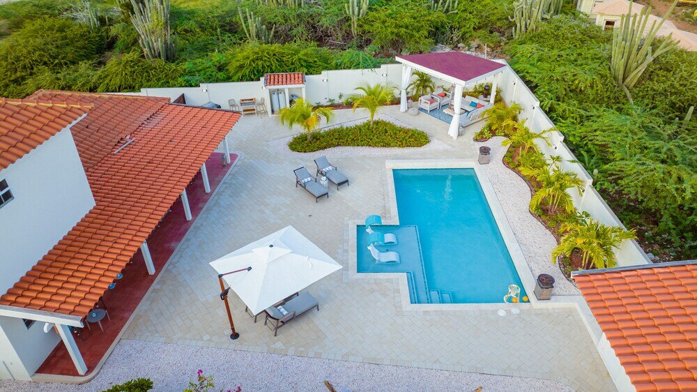 Фото New Listing Stunning Island Getaway With Pool!