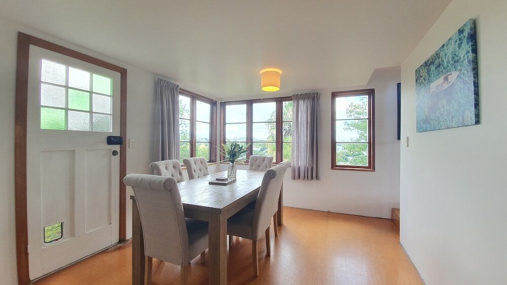 Фото Bright and Modern Oasis in Kingsland