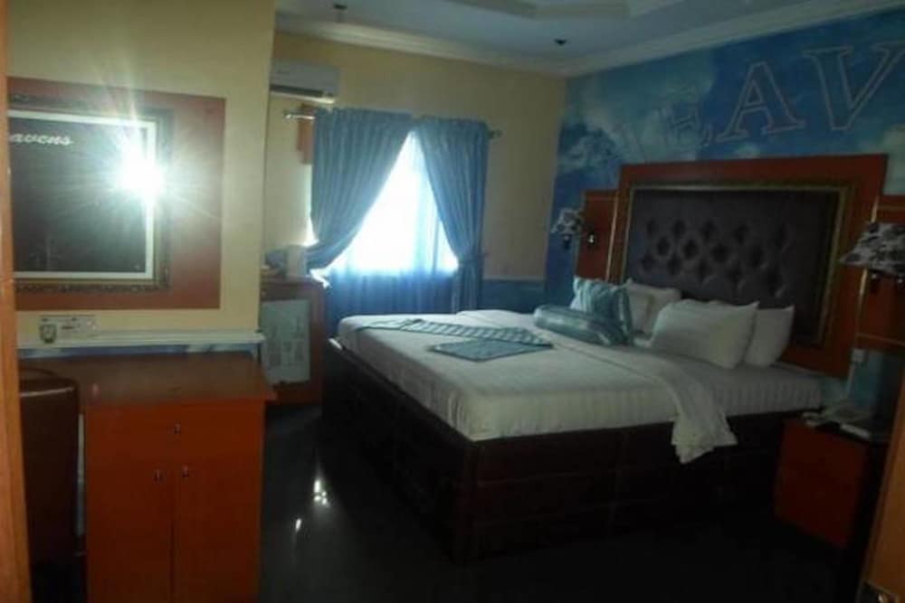 Фото De Heavens Royale Hotel & Towers