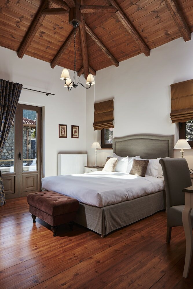 Фото Nefeles Mainalon Luxury Residences & Lounge