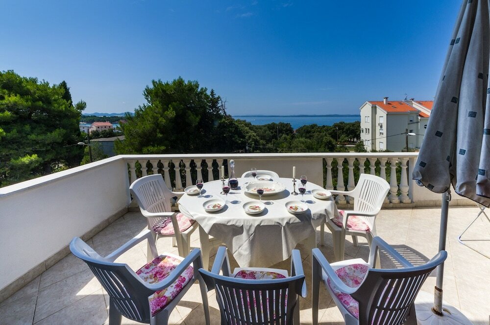 Фото Pupa - Nice Family Apartments - A1 Dora