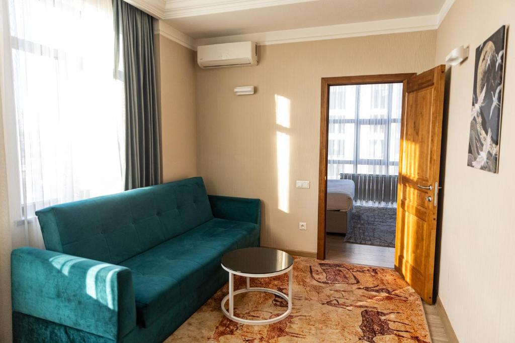 Фото Резидент