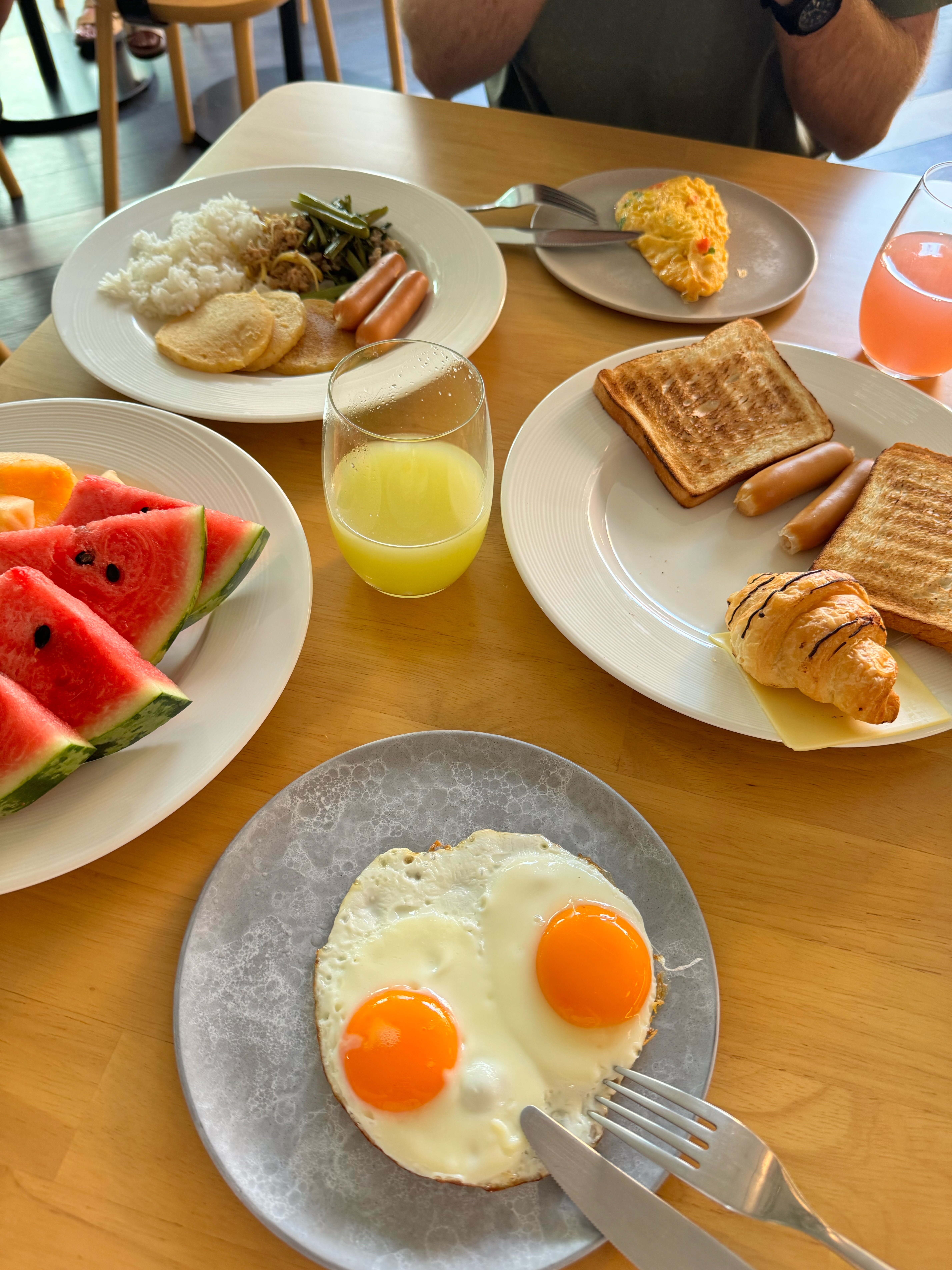 Фото JonoX Phuket Karon Hotel