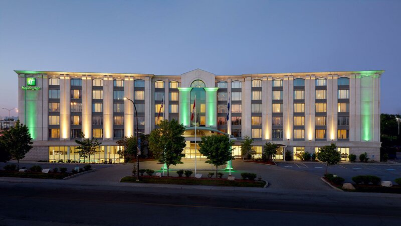 Гостиница Holiday Inn Express Hotel And Suites Montreal Airport в Монреале