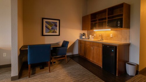 Гостиница Holiday Inn Express & Suites в Манкато