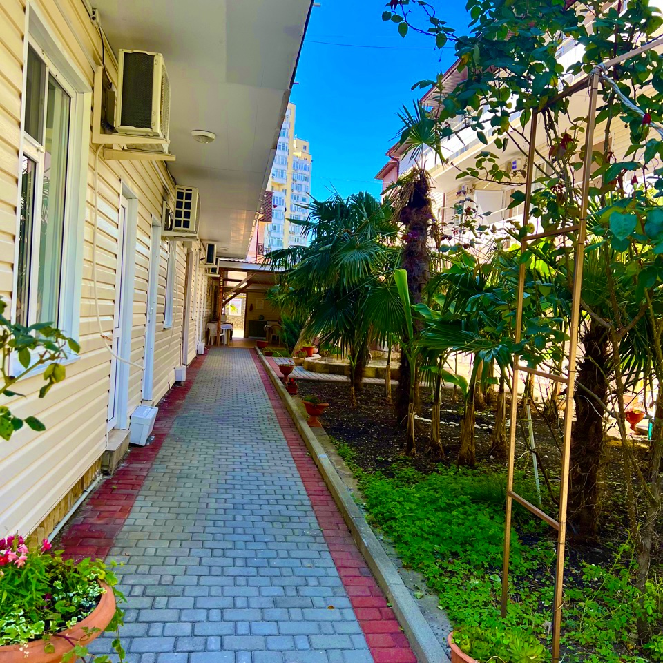 Фото отеля 2