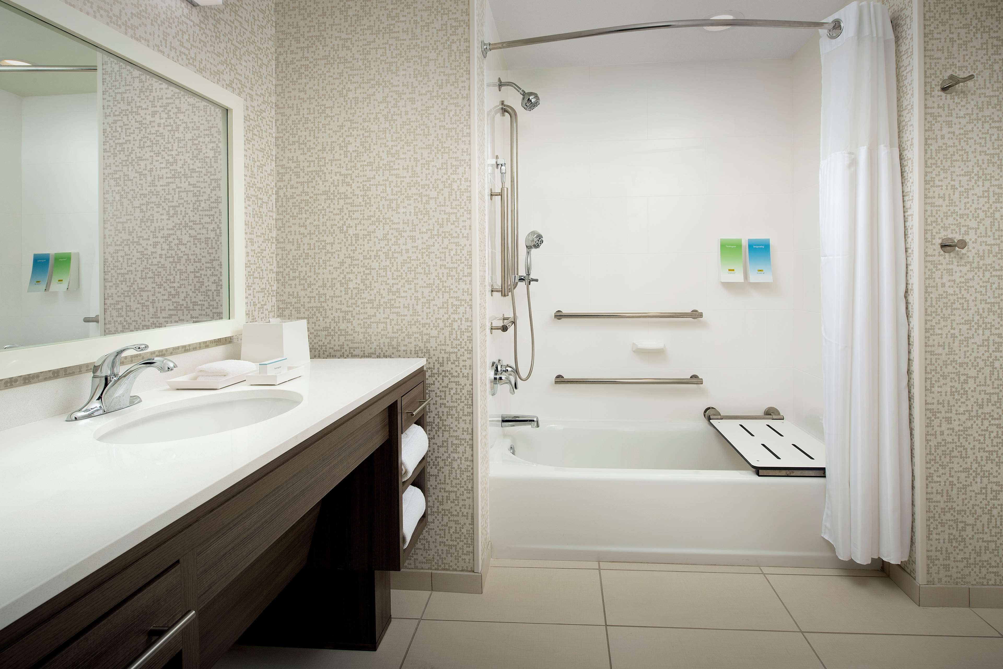 Фото Hilton Garden Inn Orlando Downtown