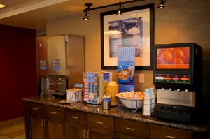 Гостиница Hampton Inn & Suites Flagstaff во Флагстаффе