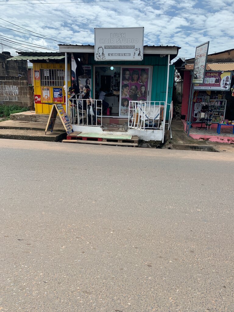 Beauty salon Lush hair studio, Accra, photo