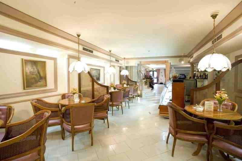 Фото Introvert Maria Luisa