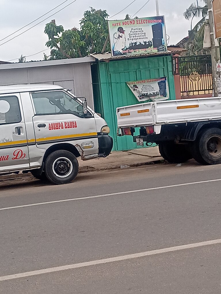 Sound and lighting equipment Hitz sound electronics, Accra, photo