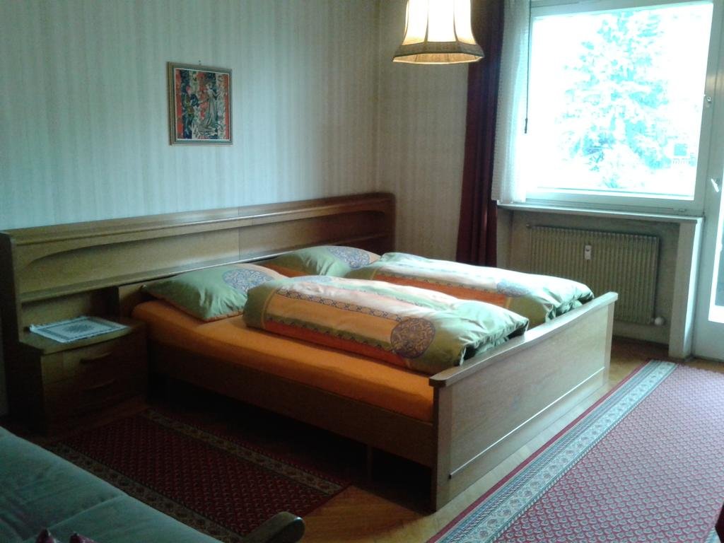 Фото Ferienwohnungen Zum Thurm