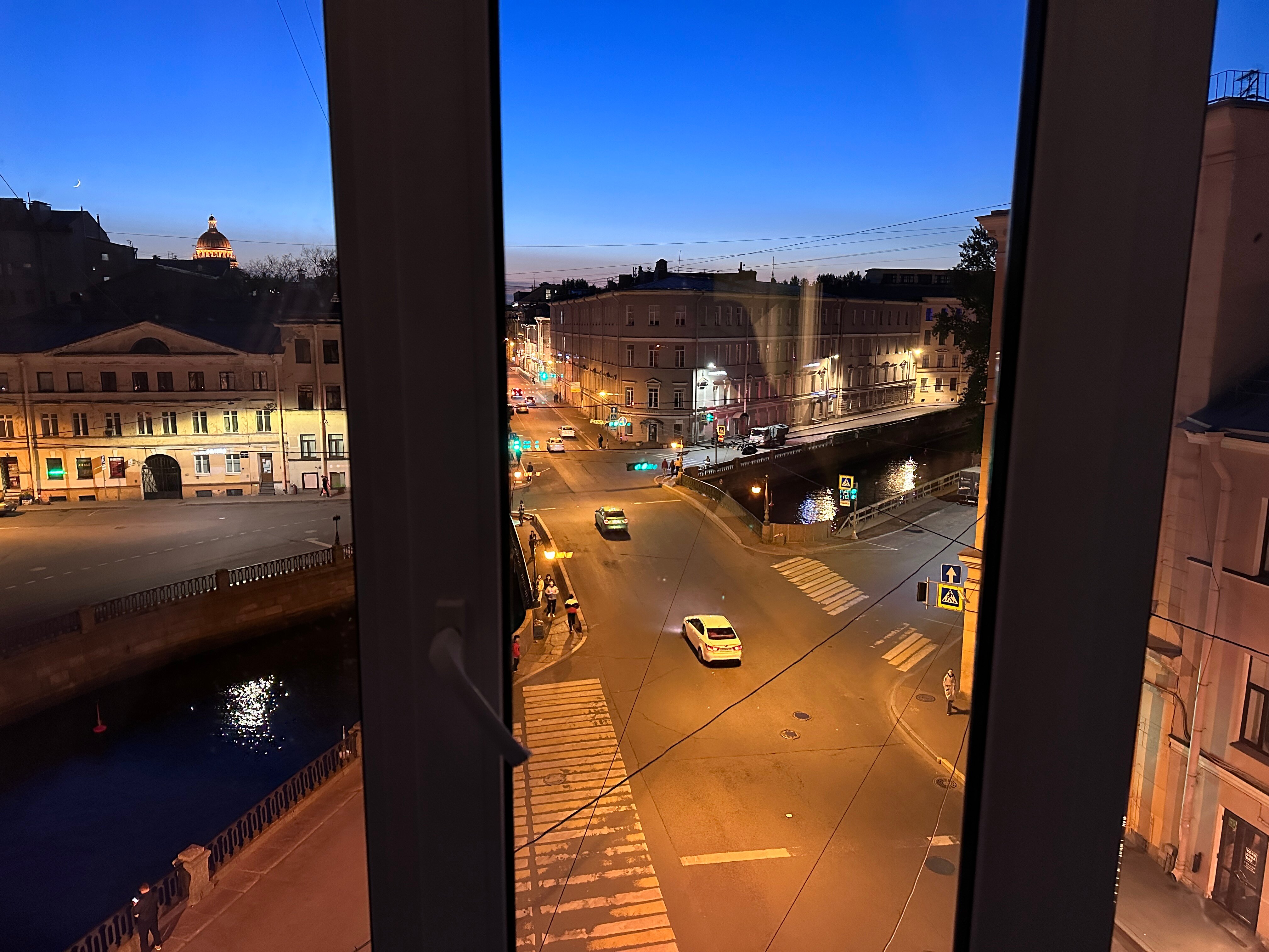 Фото Laika на Грибоедова