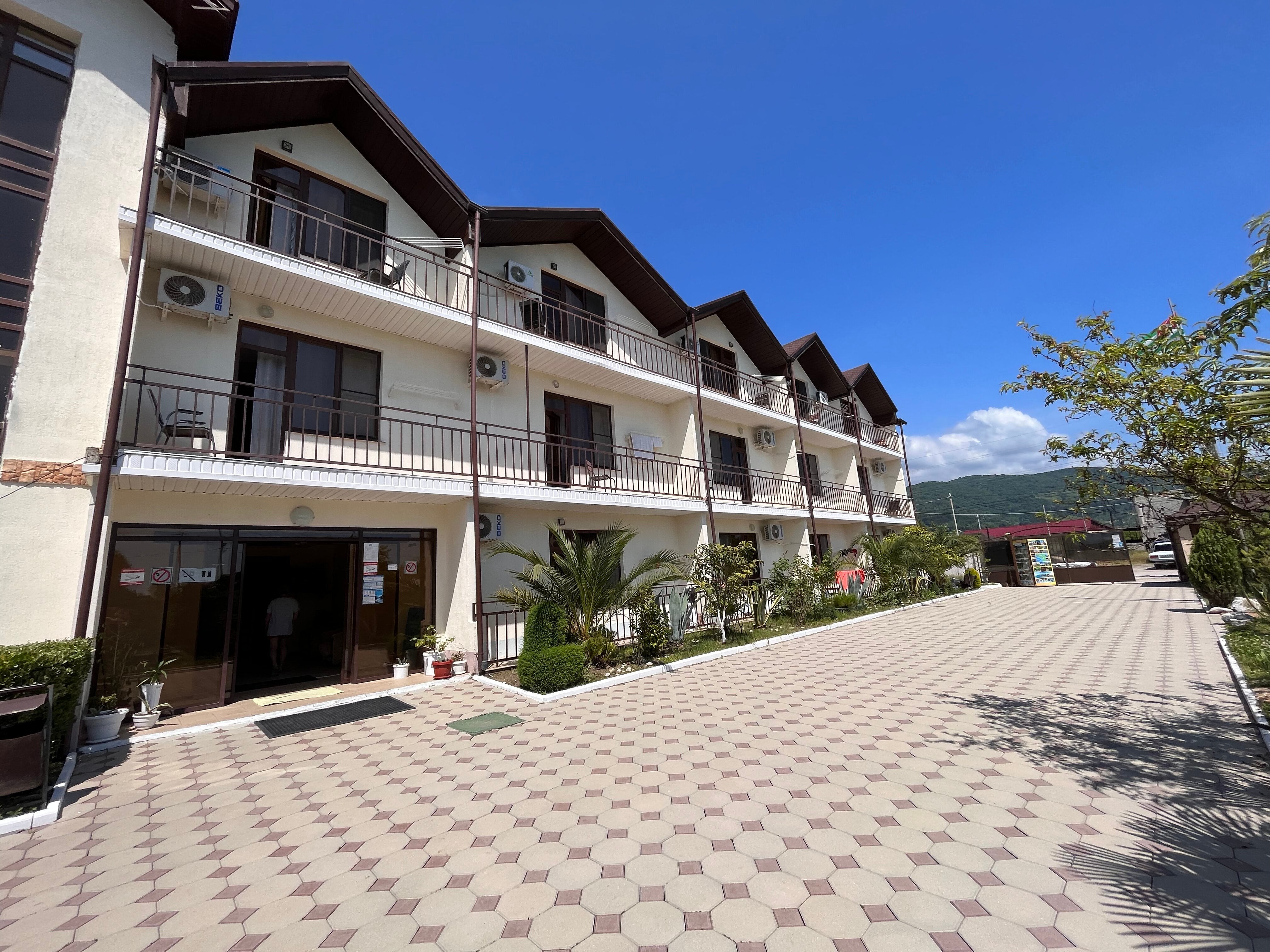 Фото отеля 1