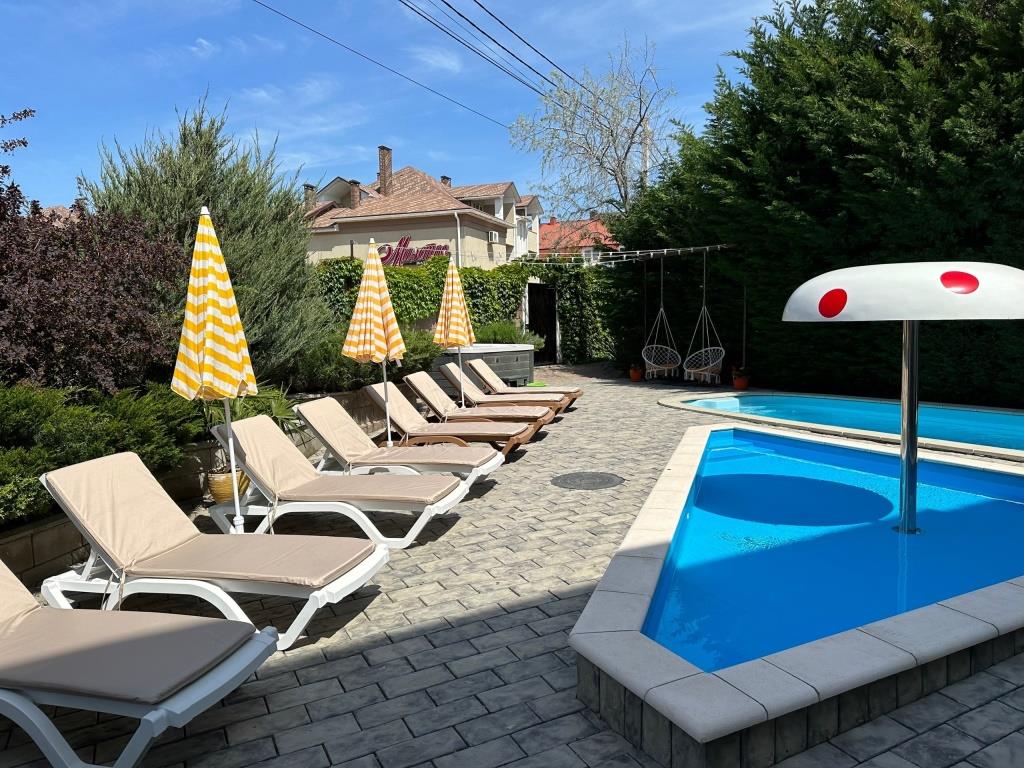 Фото отеля 2