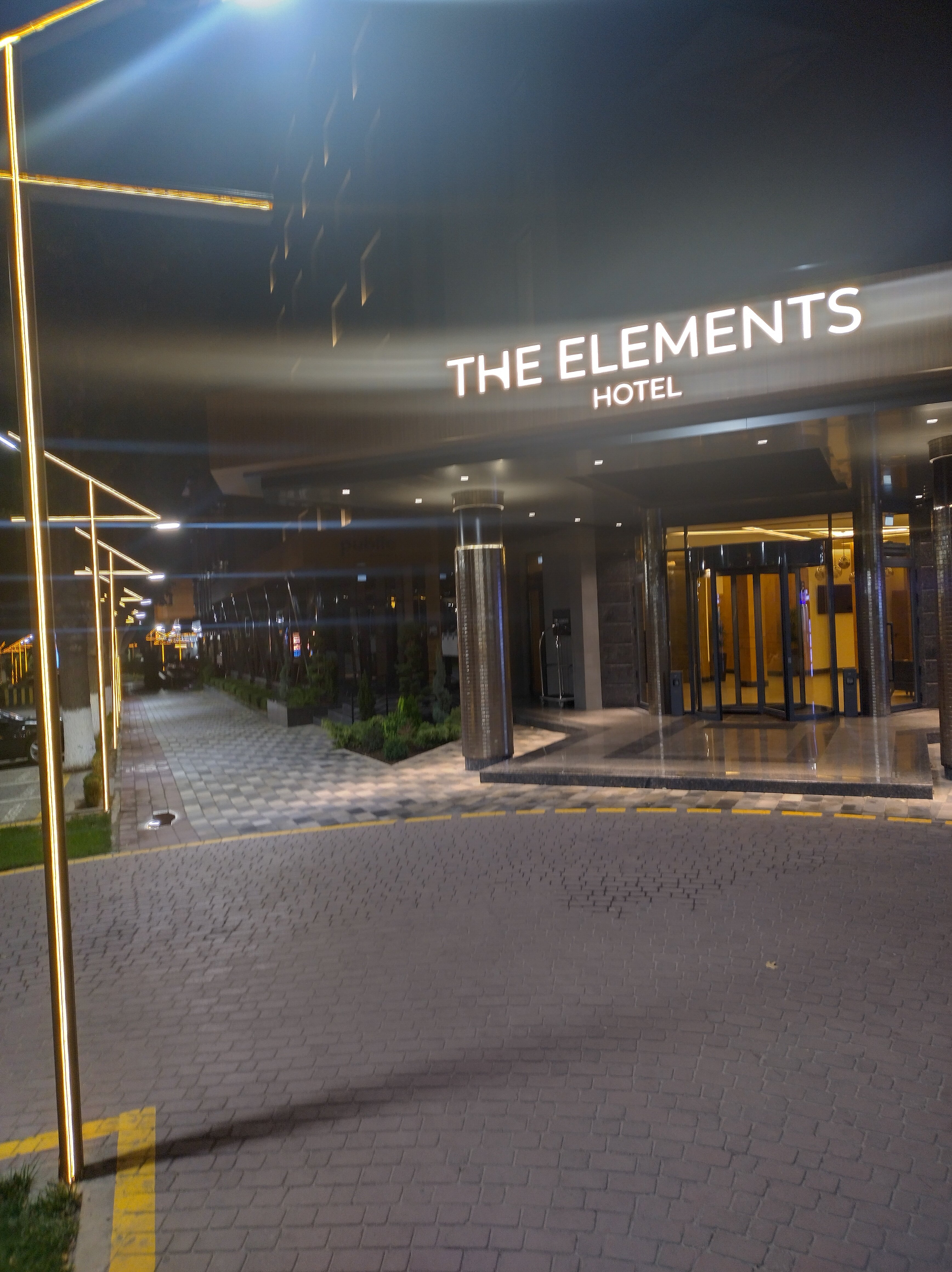 Фото The Elements Hotel