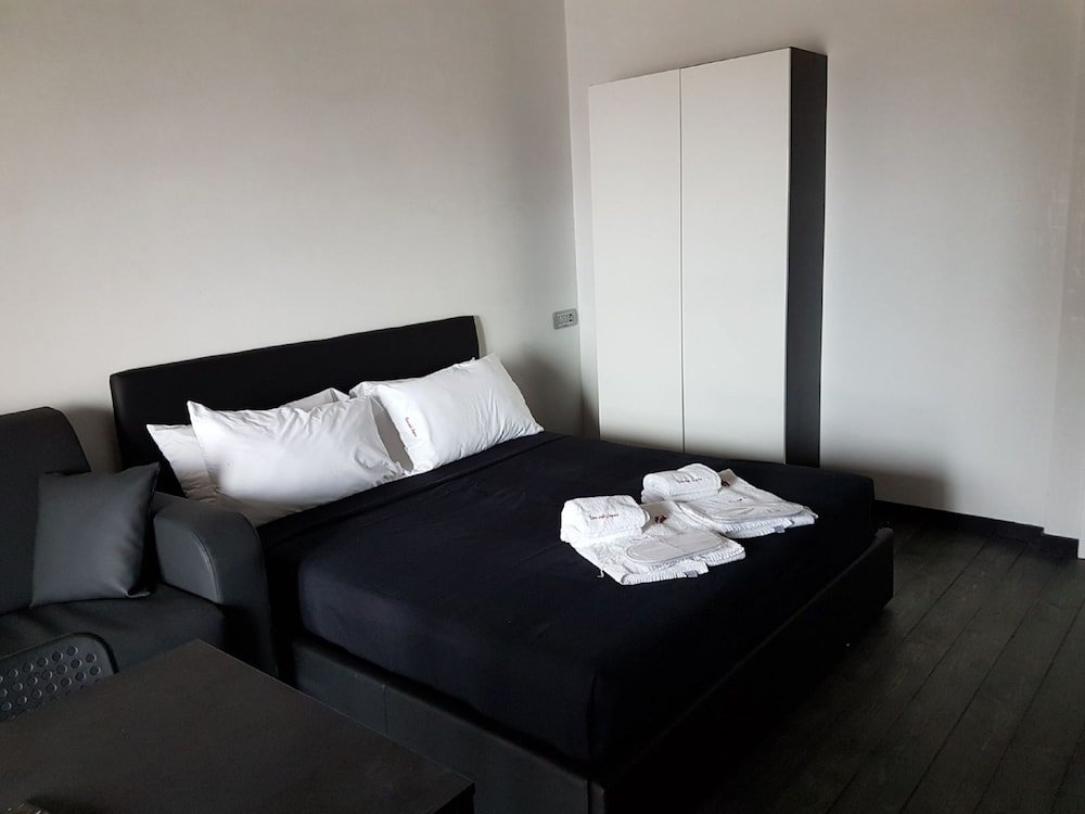 Фото Covo degli Angioini - Town House Suites