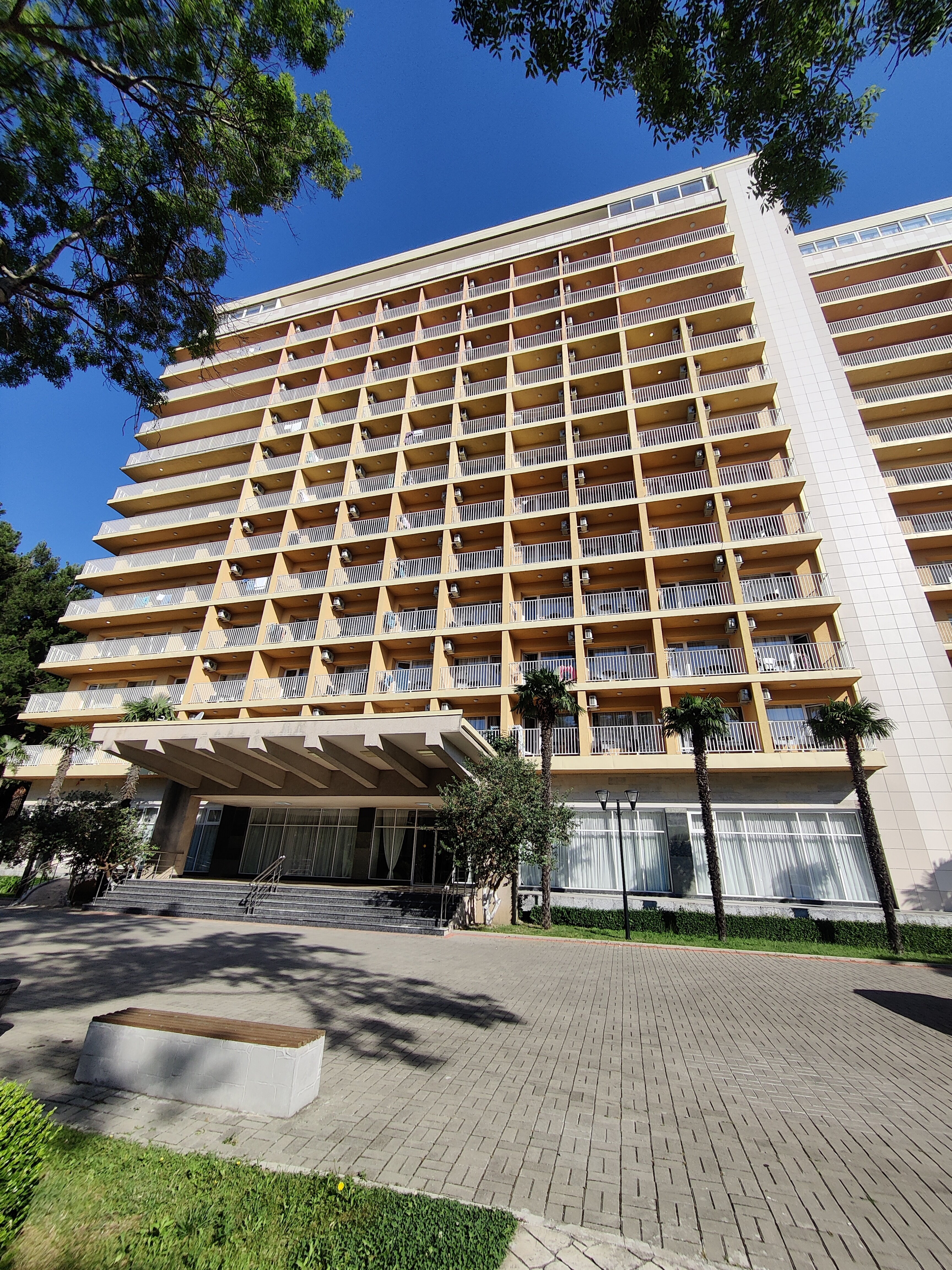 Фото отеля 2