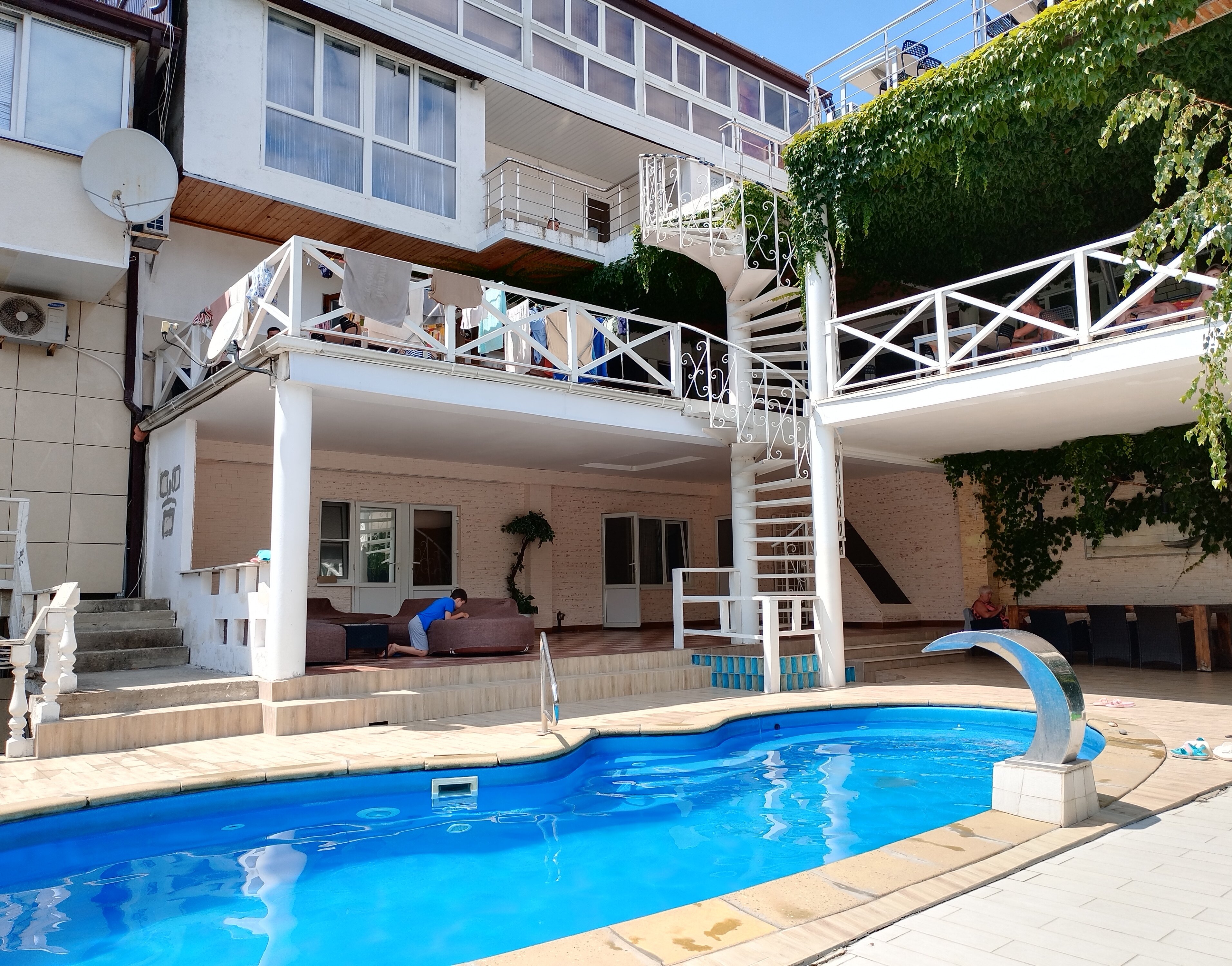 Фото отеля 1