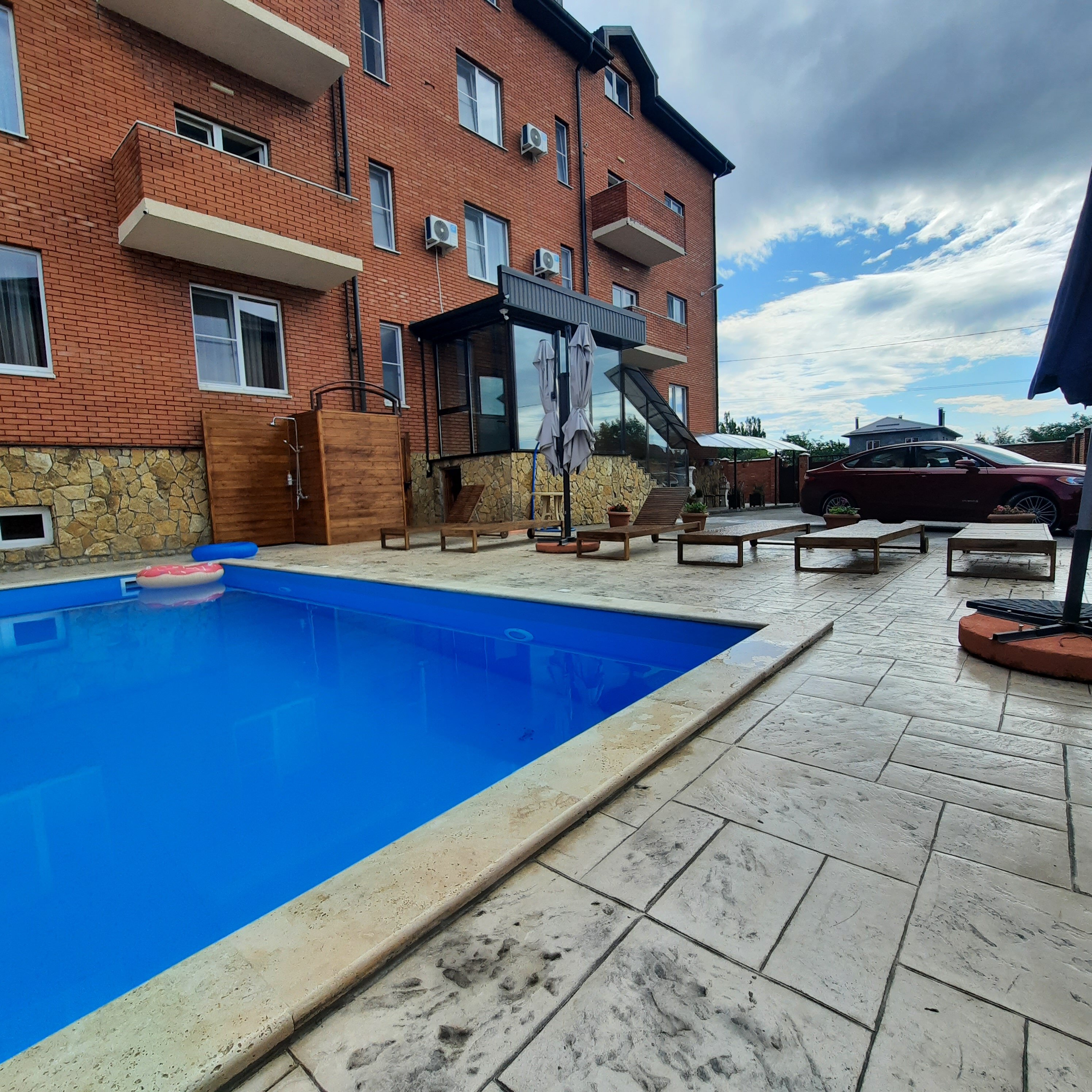 Фото отеля 1