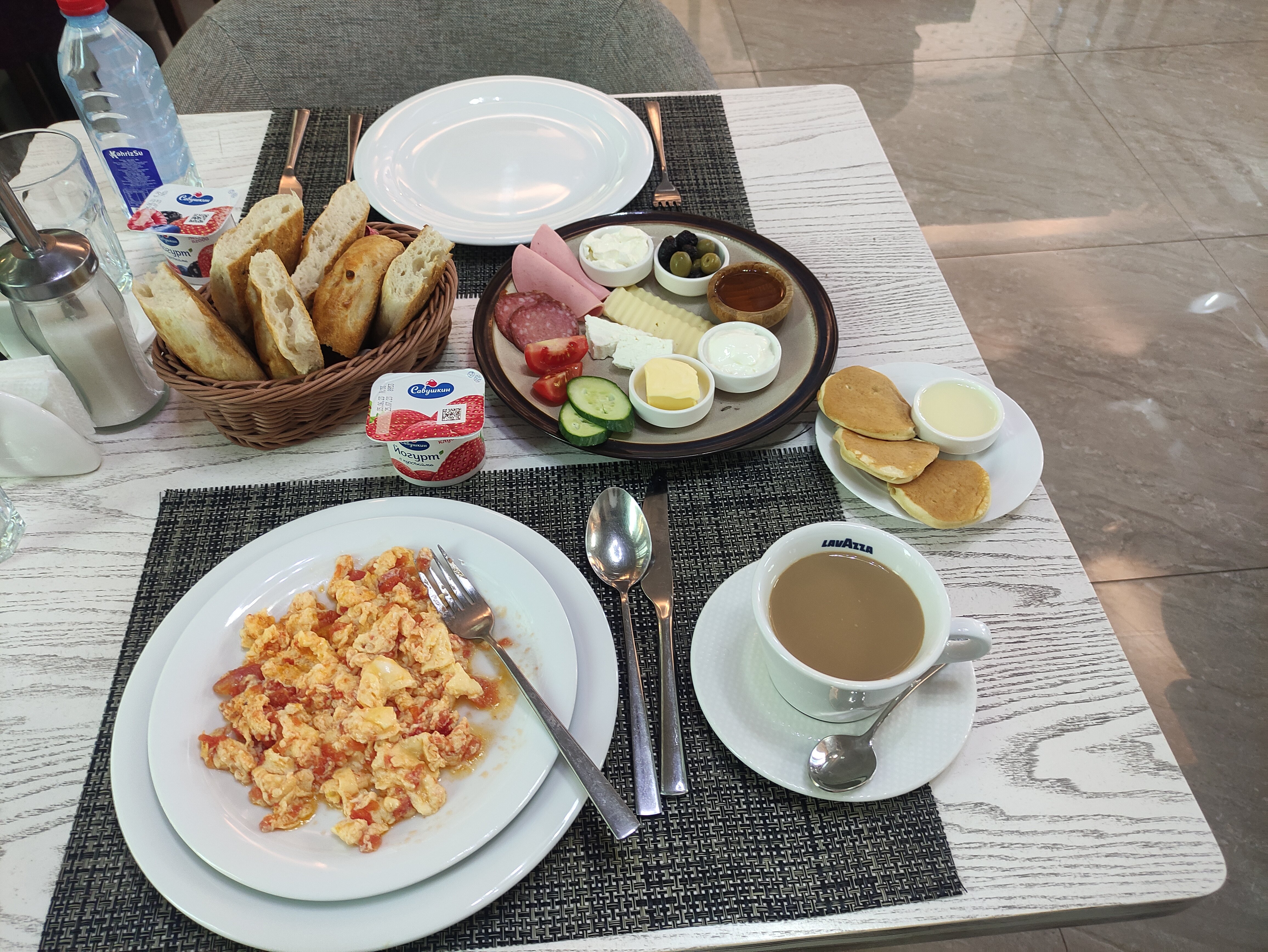 Фото  Parallel Hotel