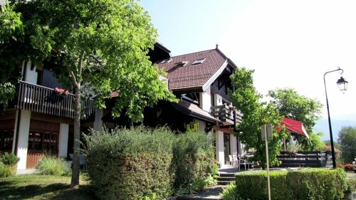 Гостиница Logis Hôtel Annecy Nord Argonay