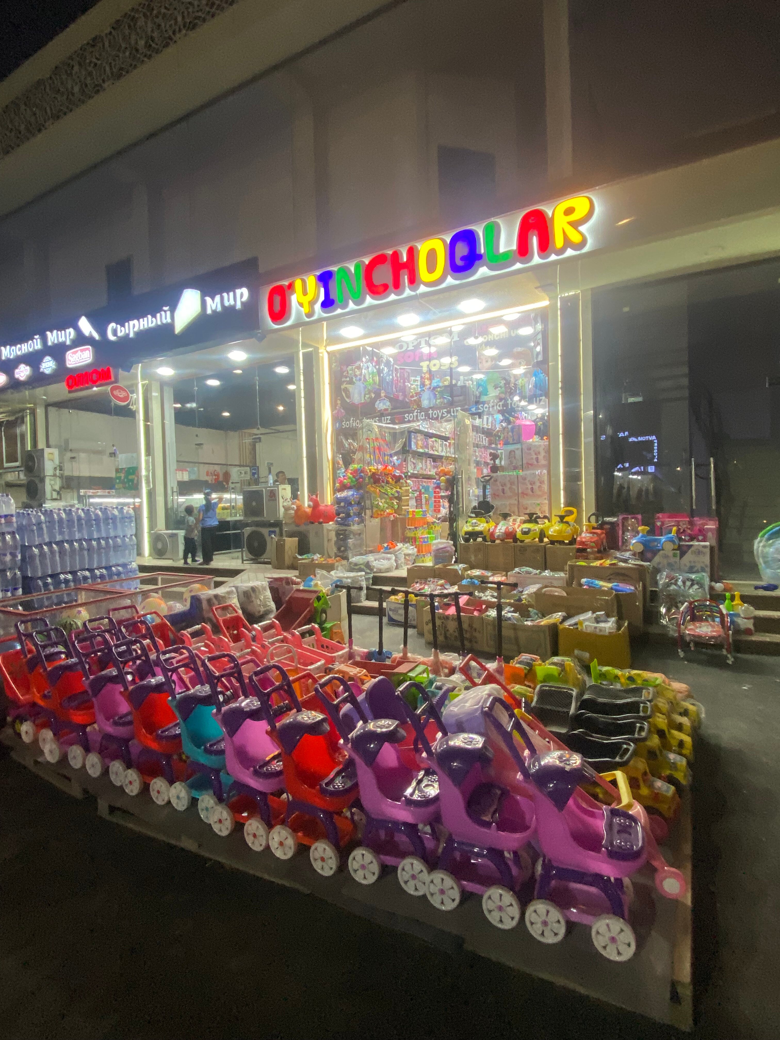 Ommaviy plyajda yalangoch qizlar video