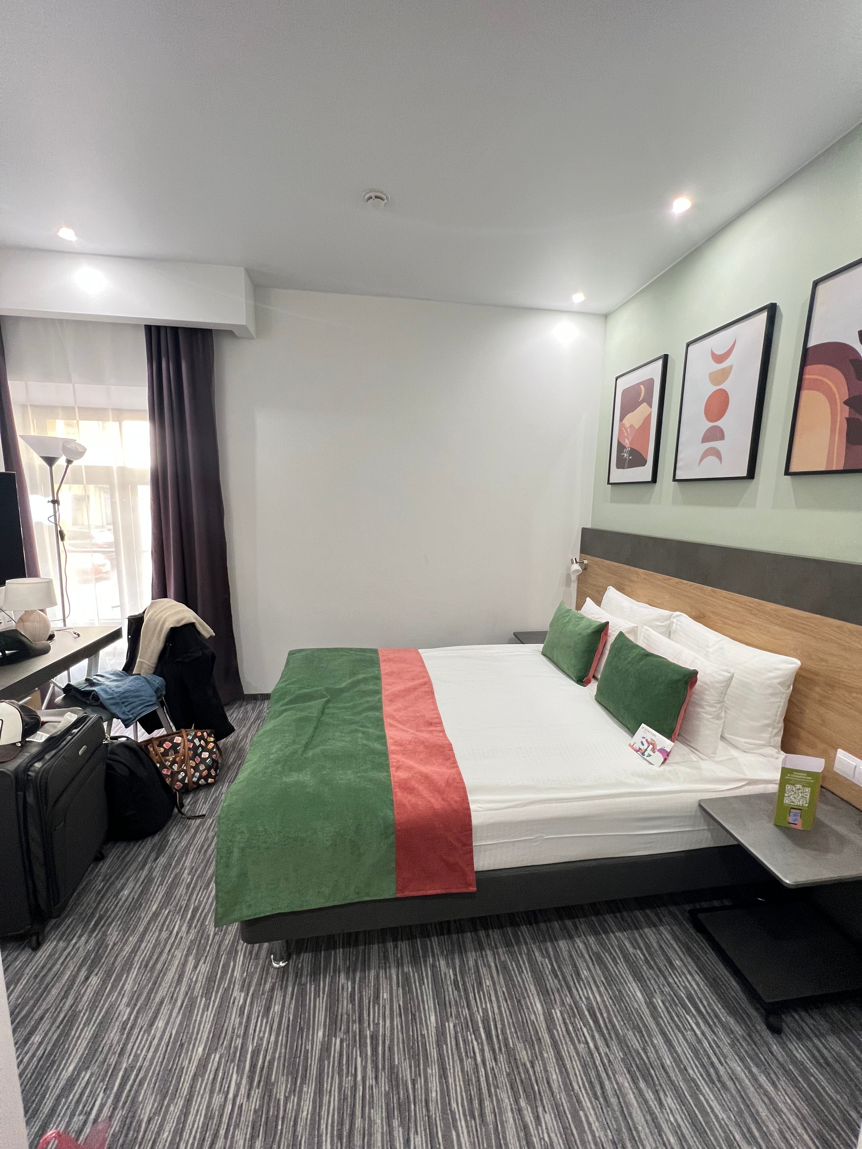 Фото Station Premier S12