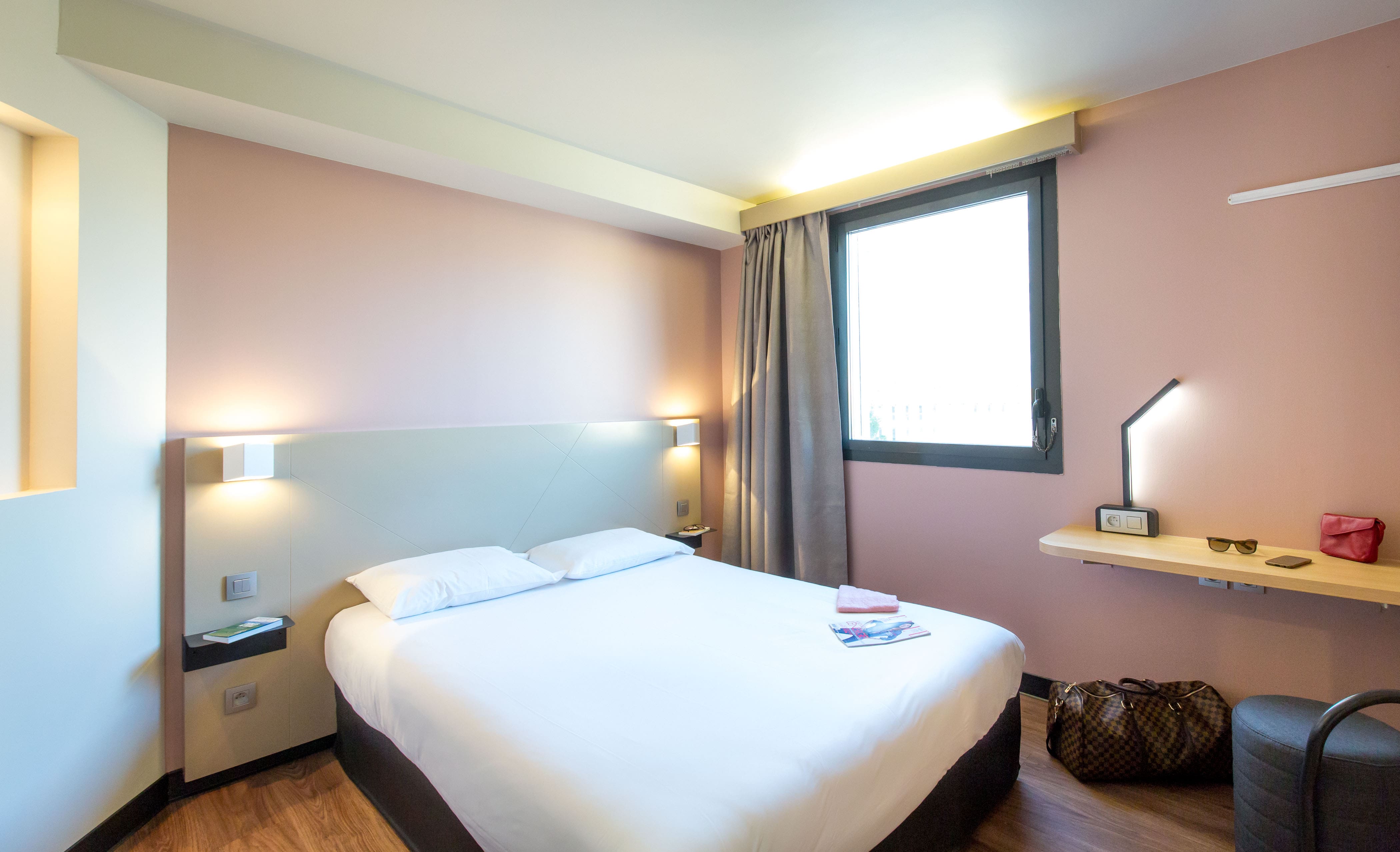 Фото B&b Hotel Marseille Centre La Timone