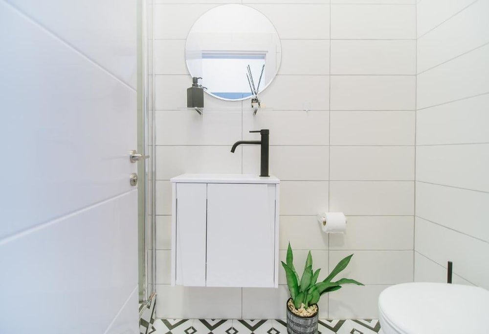 Фото Monochrome Rothschild - Smart Hotel by Loginn Tel Aviv